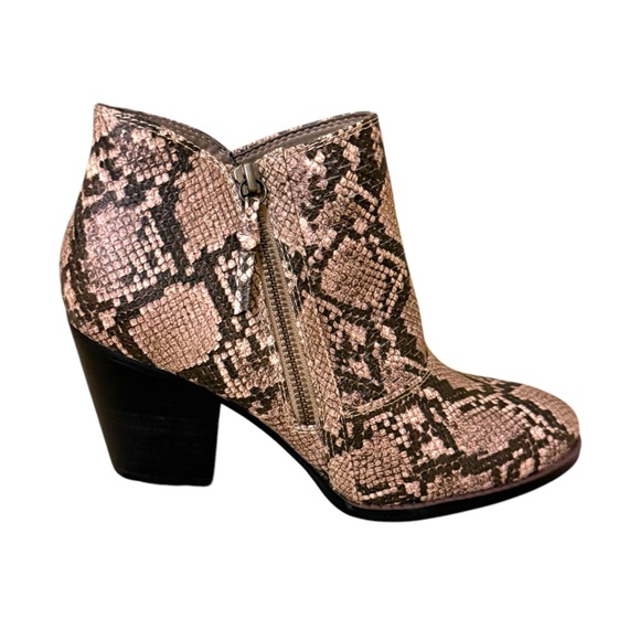 Baretraps‎ CACIE Women's Boots Natural Snake Zip Up Size 8.5 M - Picture 1 of 7